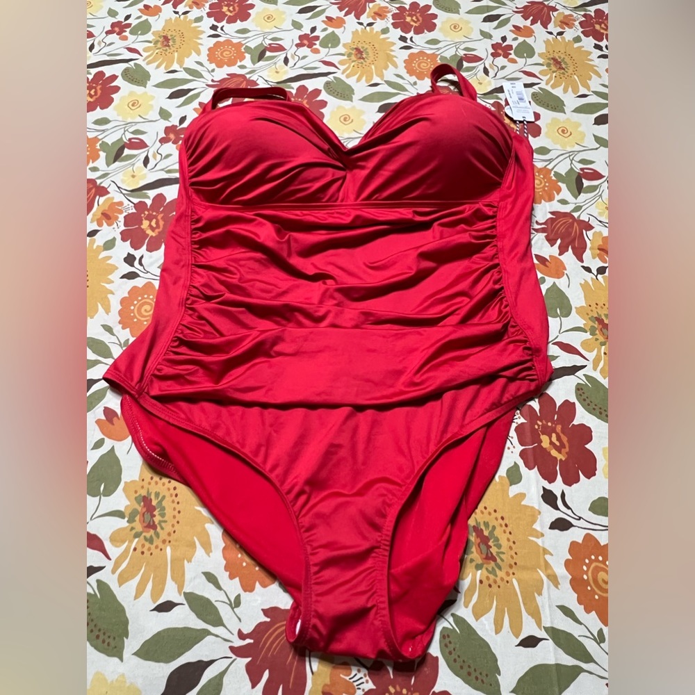 MYNAH 24W Plus One Piece Swimsuit NWT‎ Red Cherry $86 Full Coverage Adjustable